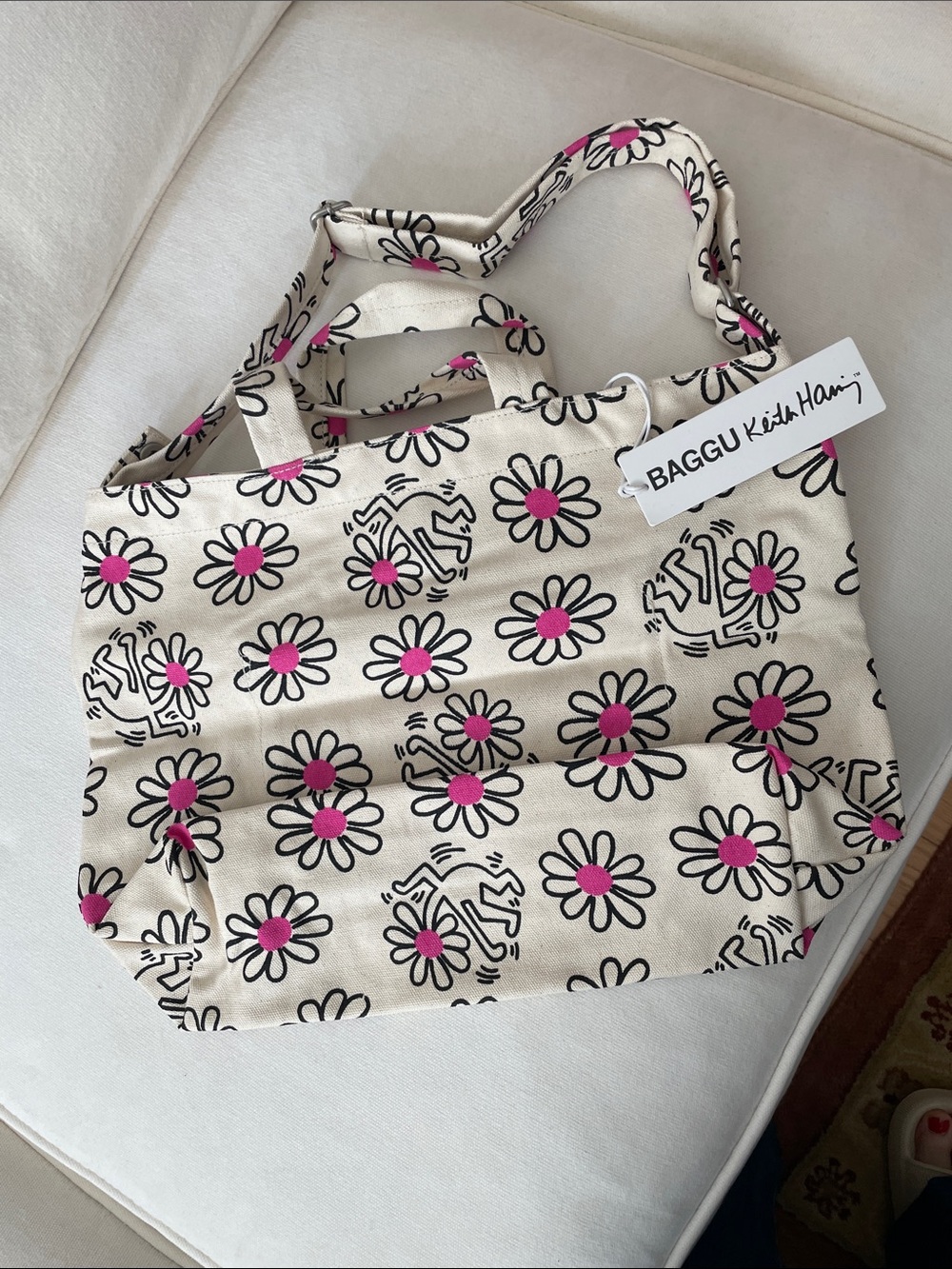 BAGGU Canvas Daisy Tote in Cream with Pink Centers